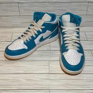 Nike Air Jordan 1 Mid Teal Blue White Gum Sole Men’s Size 10 DQ8426-400 Aquatone